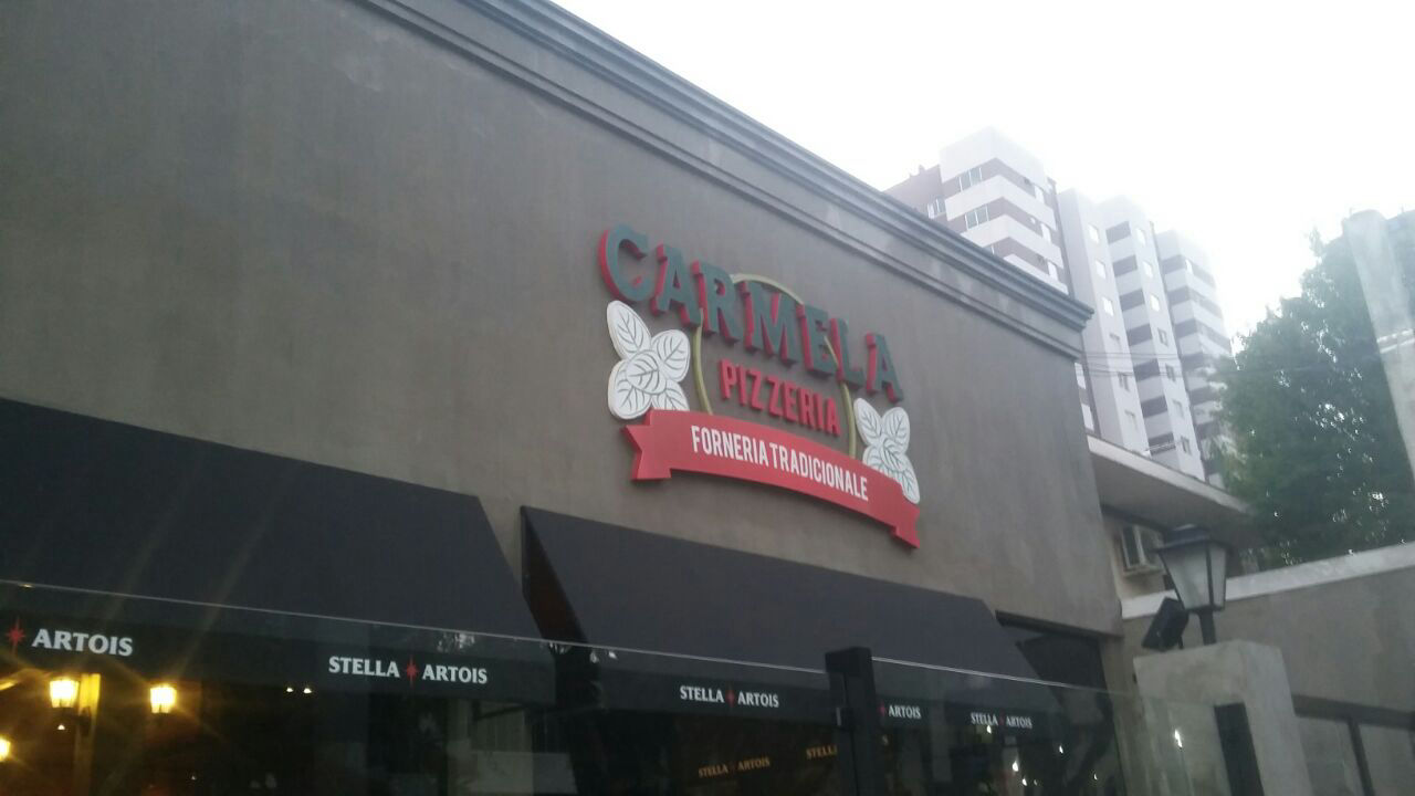 Urnas de Acrílico - Brindes - Displays - Troféus em Acrílicos - Clarabóias - Domos em Acrílico - Impressão a Laser - Corte a Laser 